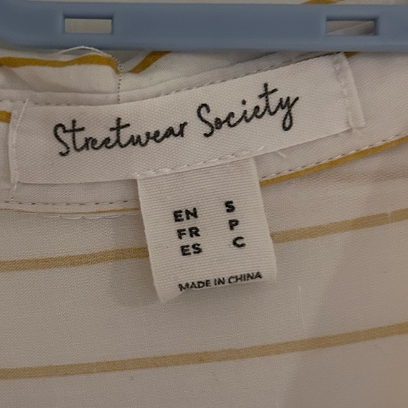 Women's Button Up Blouse - Gold Stripes Pattern - Picture 3 of 3